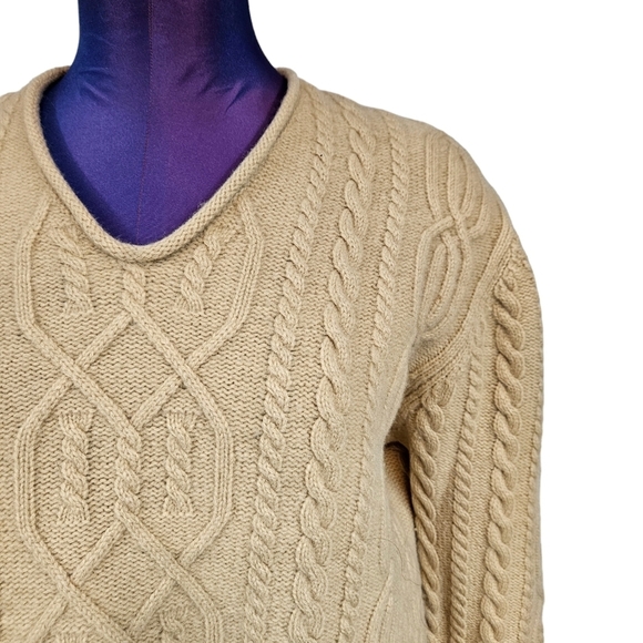 Vintage J. Crew 100% Lambswool Cable Knit V-Neck Sweater Size Large Women's O7 - Picture 3 of 10